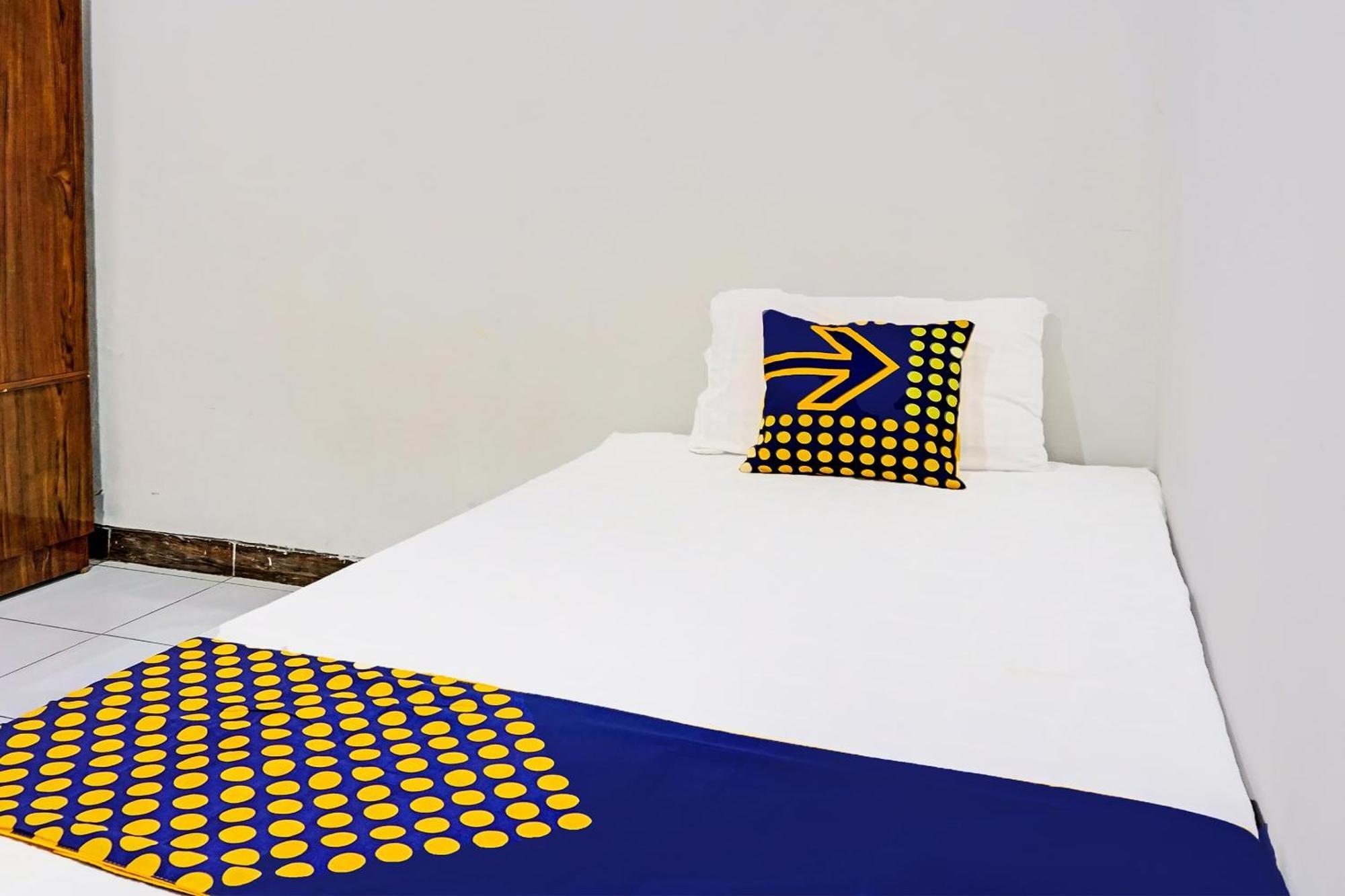 Hotel Oyo Life 91896 Kost Bu Dewi Syariah Pasuruan Zewnętrze zdjęcie