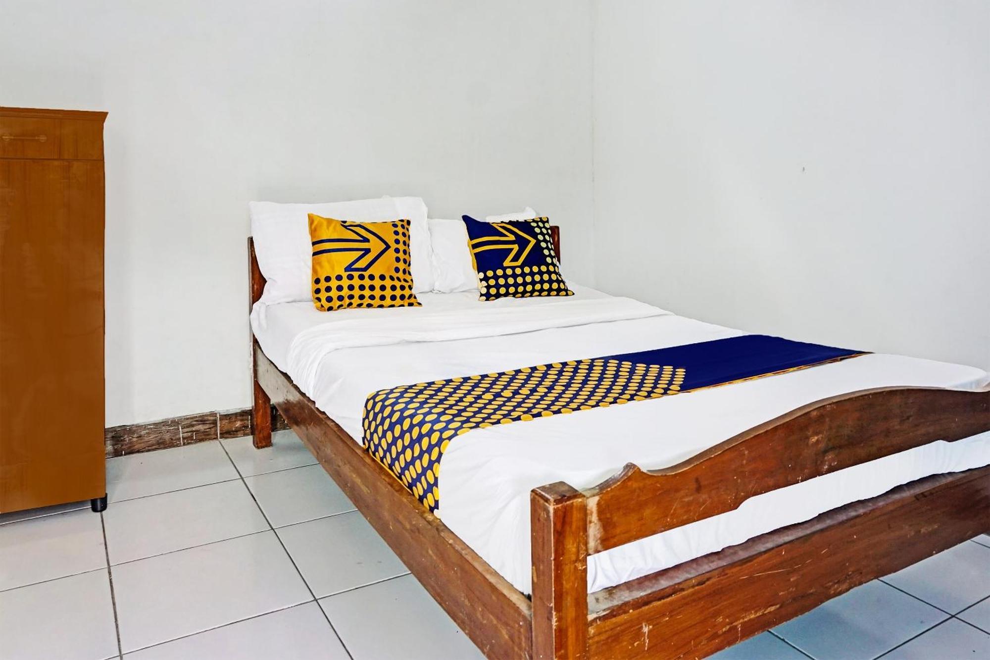 Hotel Oyo Life 91896 Kost Bu Dewi Syariah Pasuruan Zewnętrze zdjęcie