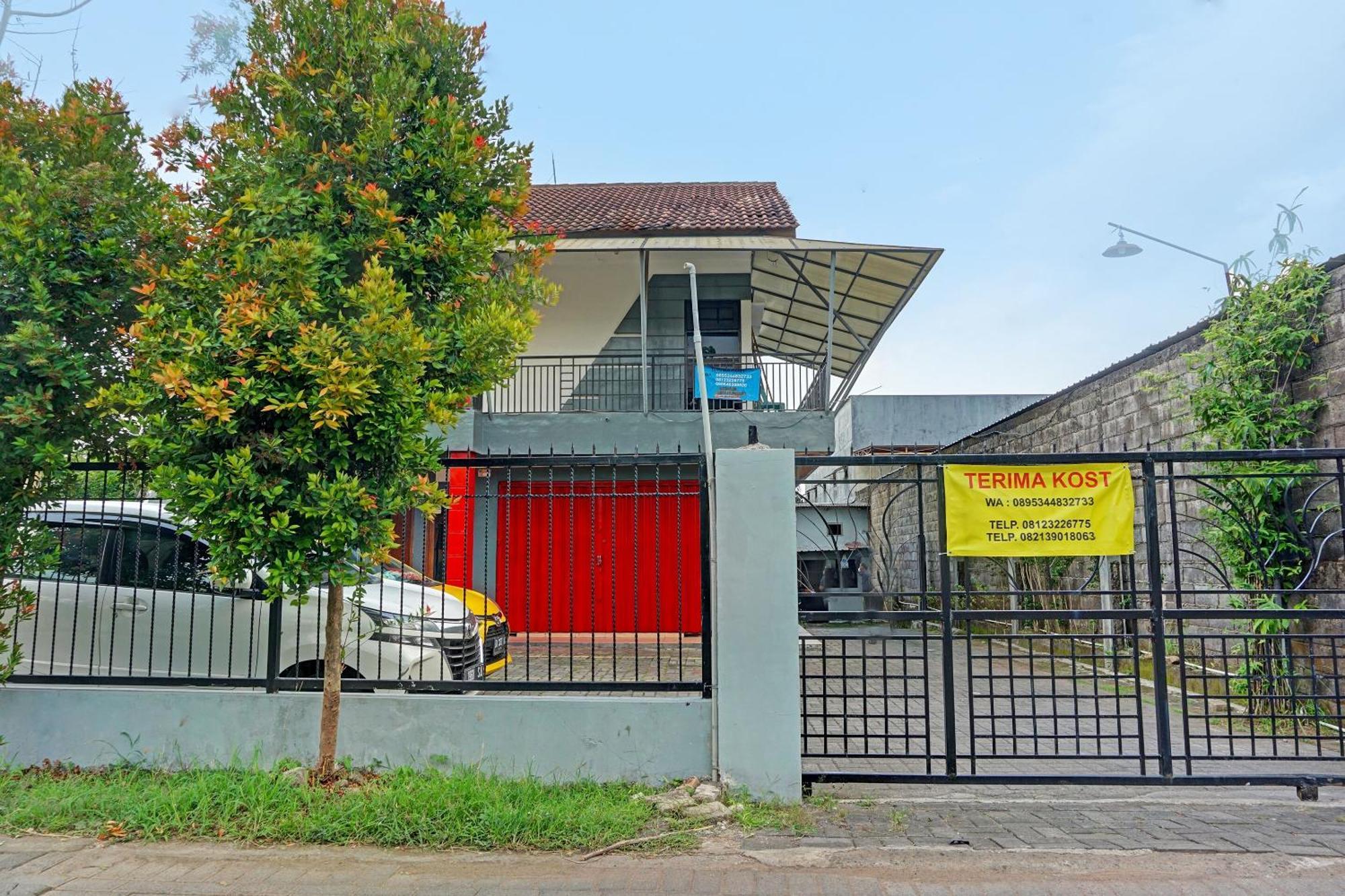 Hotel Oyo Life 91896 Kost Bu Dewi Syariah Pasuruan Zewnętrze zdjęcie